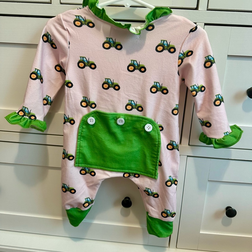 SugarBee Clothing Co. - Precious Ruffle Buttflap Tractor Pajamas - BNWT! - Picture 4 of 6